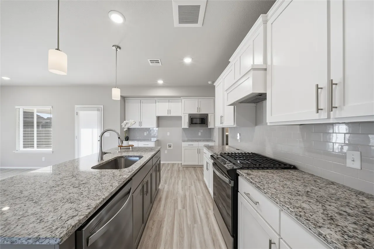 Photo 13 — 8926 N 73rd Place E, Owasso, OK 74055