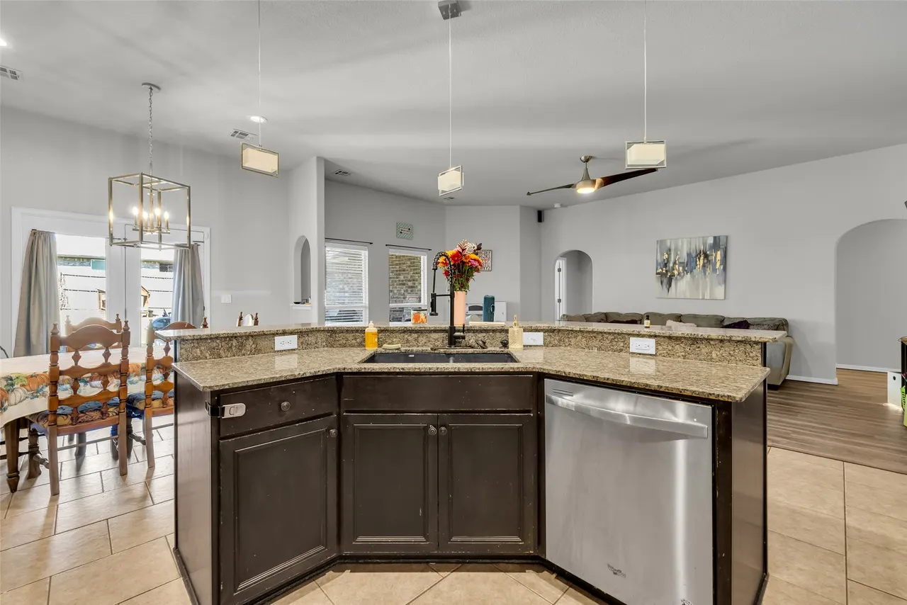 Photo 18 — 1923 E 134th Street S, Bixby, OK 74008