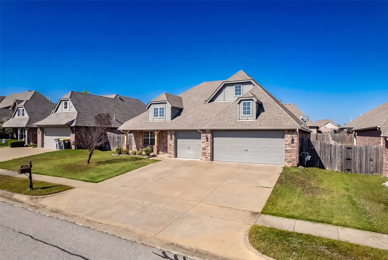 Photo 4 — 1923 E 134th Street S, Bixby, OK 74008
