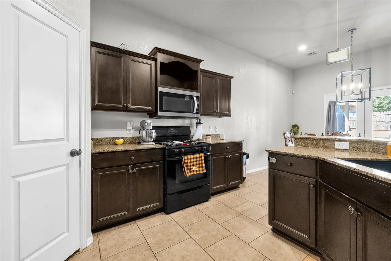 Photo 19 — 1923 E 134th Street S, Bixby, OK 74008