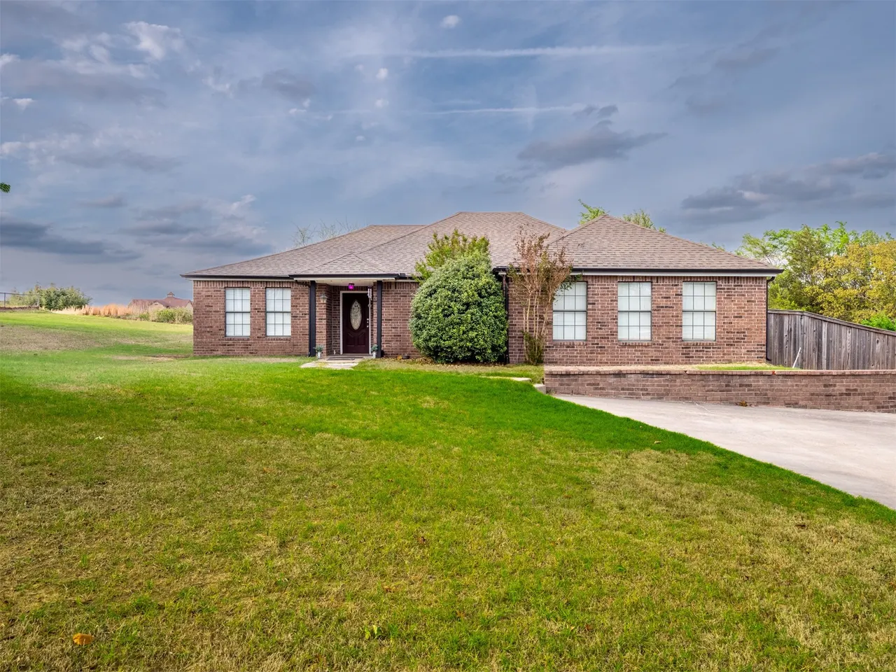 Front exterior — 909 Fireside Estate, McAlester, OK 74501