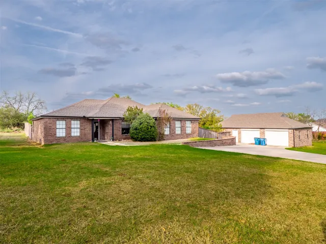 Photo 4 — 909 Fireside Estate, McAlester, OK 74501