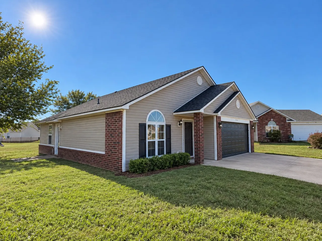 Photo 7 — 2101 Greenbrier Circle, Claremore, OK 74017