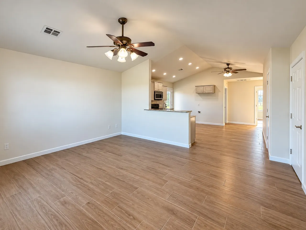Photo 9 — 2101 Greenbrier Circle, Claremore, OK 74017