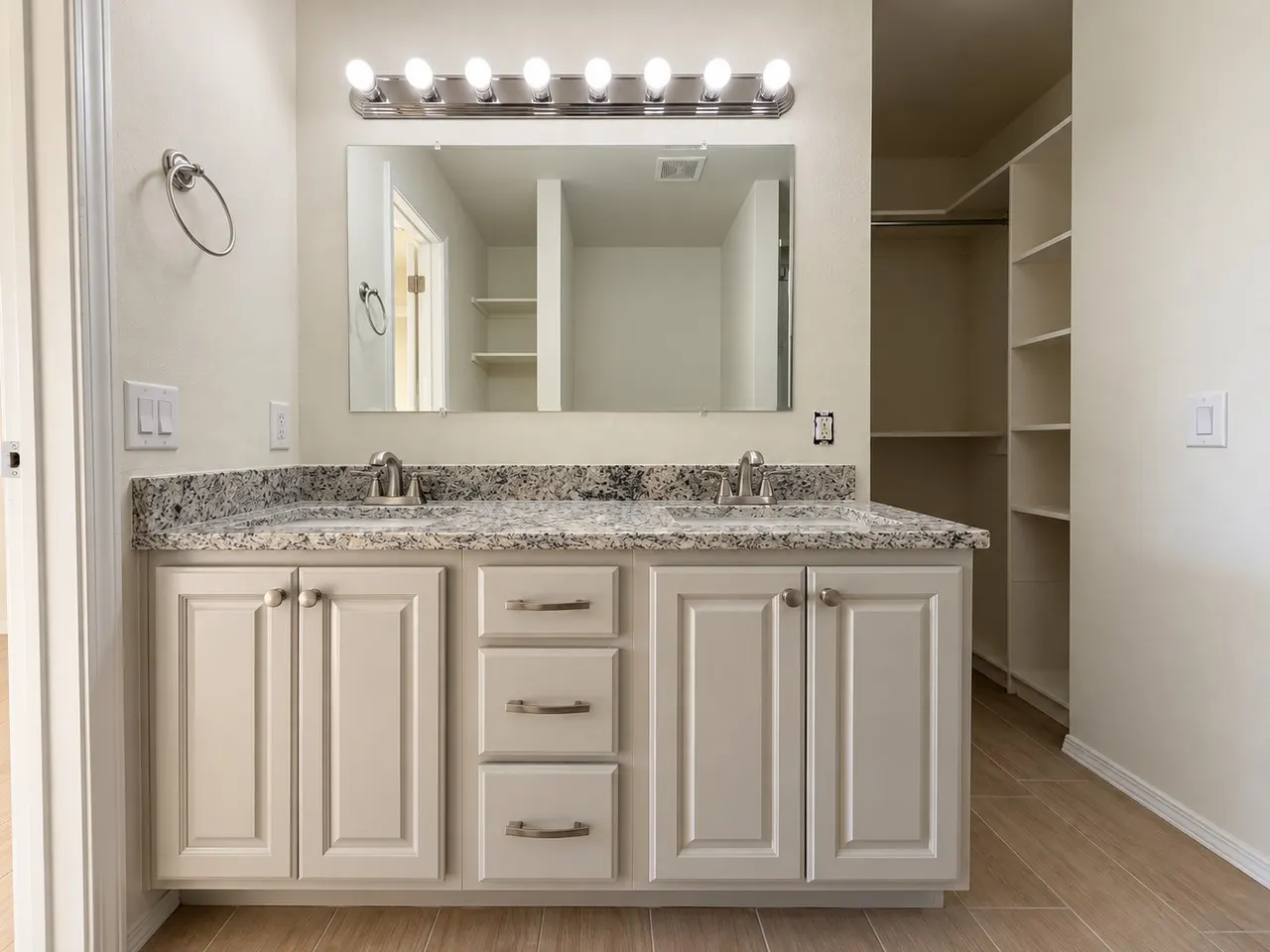 Photo 26 — 2101 Greenbrier Circle, Claremore, OK 74017