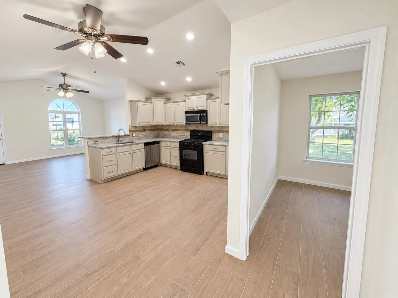 Photo 31 — 2101 Greenbrier Circle, Claremore, OK 74017
