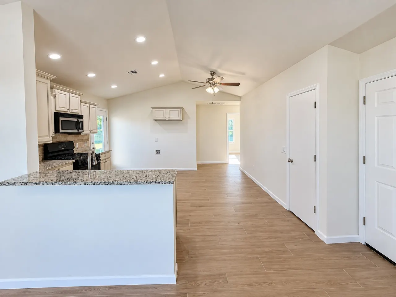 Photo 12 — 2101 Greenbrier Circle, Claremore, OK 74017