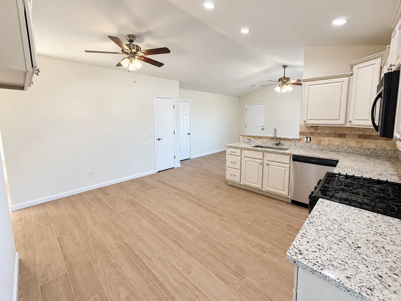 Photo 16 — 2101 Greenbrier Circle, Claremore, OK 74017