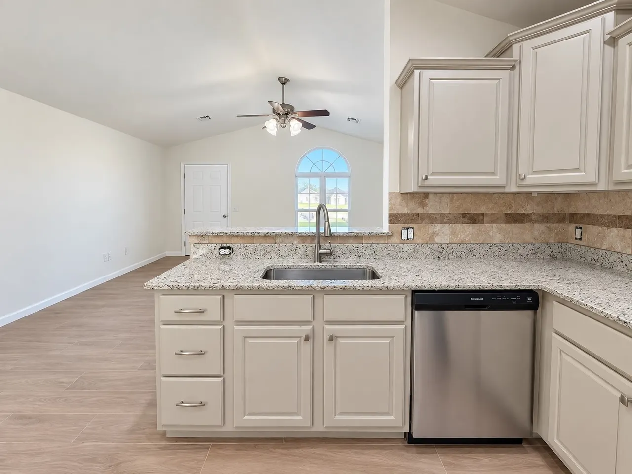 Photo 18 — 2101 Greenbrier Circle, Claremore, OK 74017