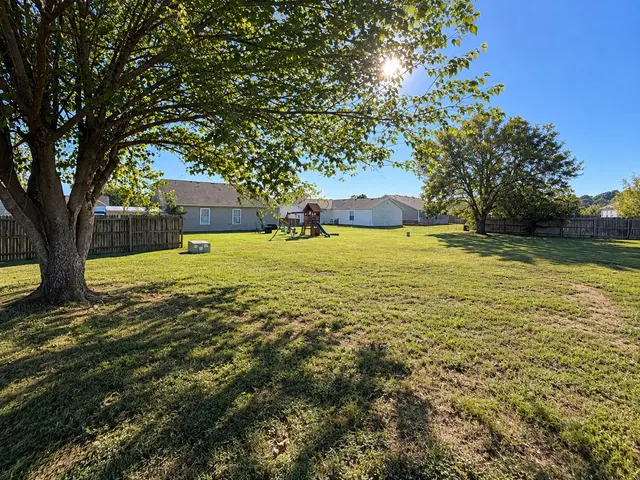 Photo 6 — 2101 Greenbrier Circle, Claremore, OK 74017