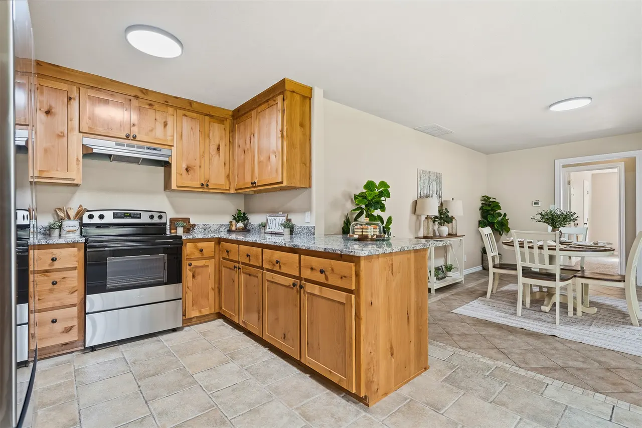 Photo 11 — 809 Pershing Drive W, Ardmore, OK 73401