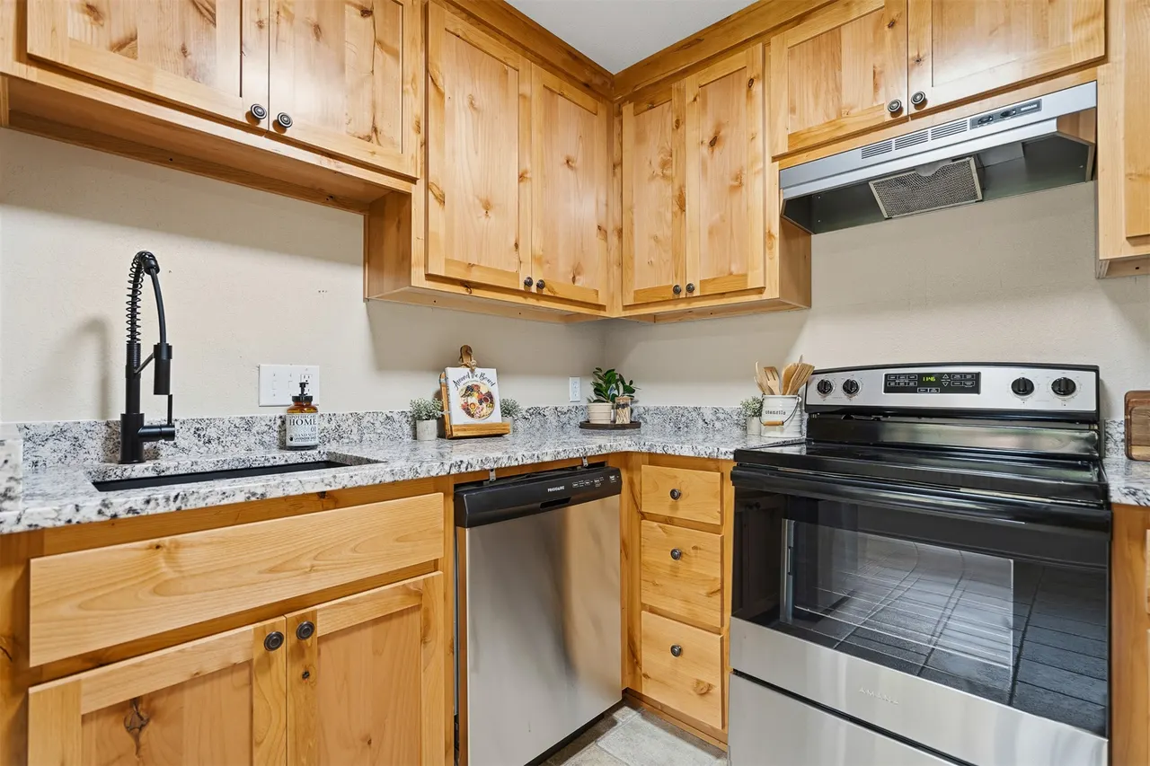 Photo 12 — 809 Pershing Drive W, Ardmore, OK 73401
