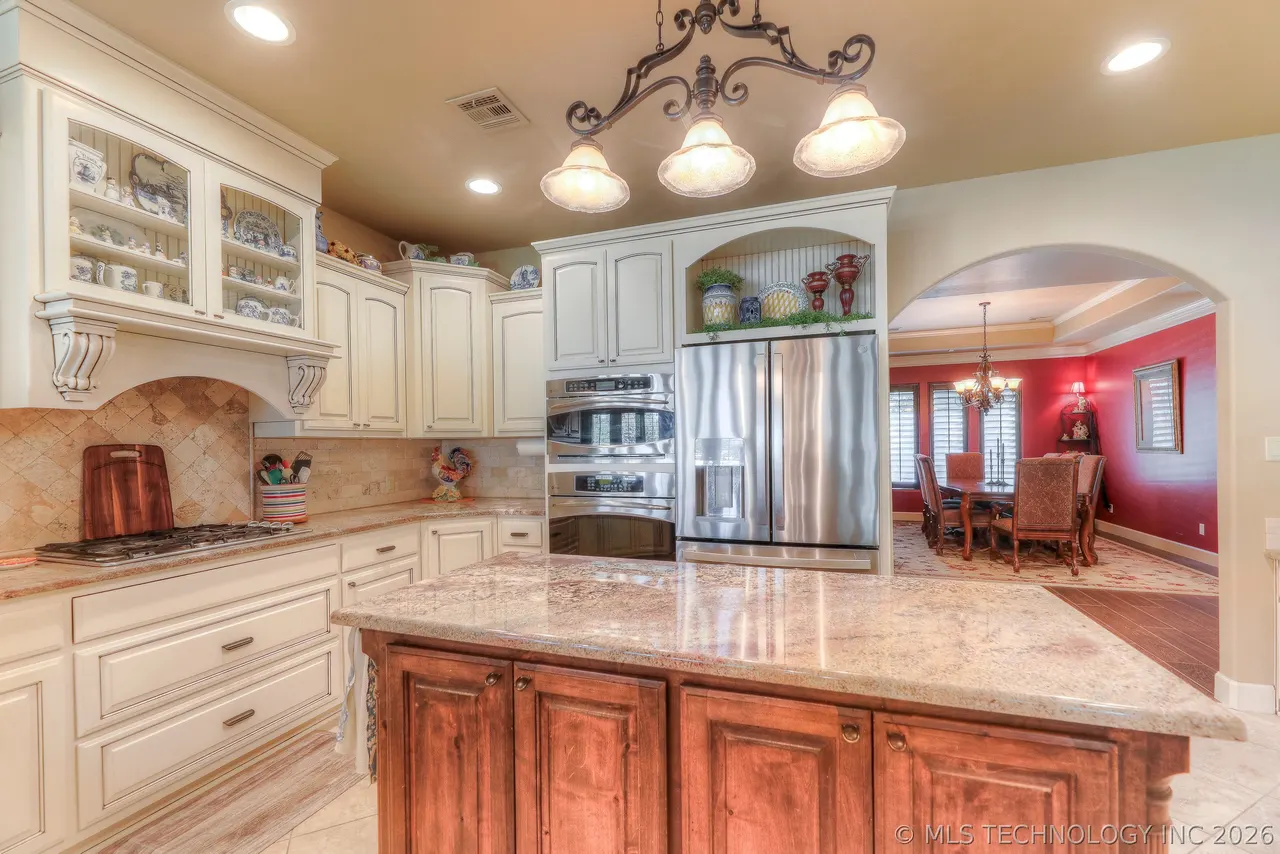 Photo 12 — 3704 Cliff Drive, Sand Springs, OK 74063