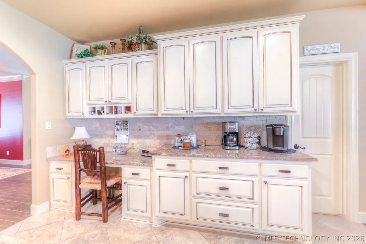 Photo 14 — 3704 Cliff Drive, Sand Springs, OK 74063