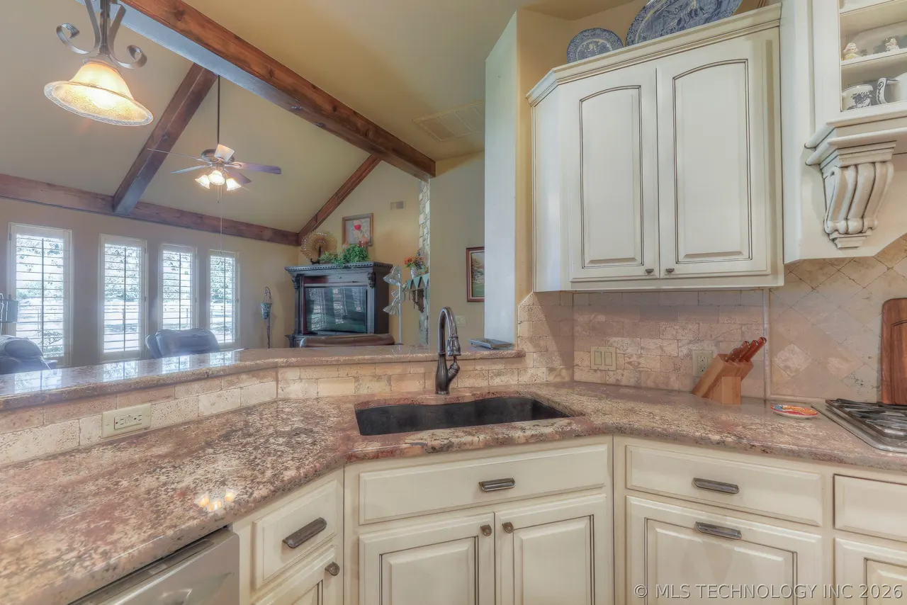 Photo 15 — 3704 Cliff Drive, Sand Springs, OK 74063
