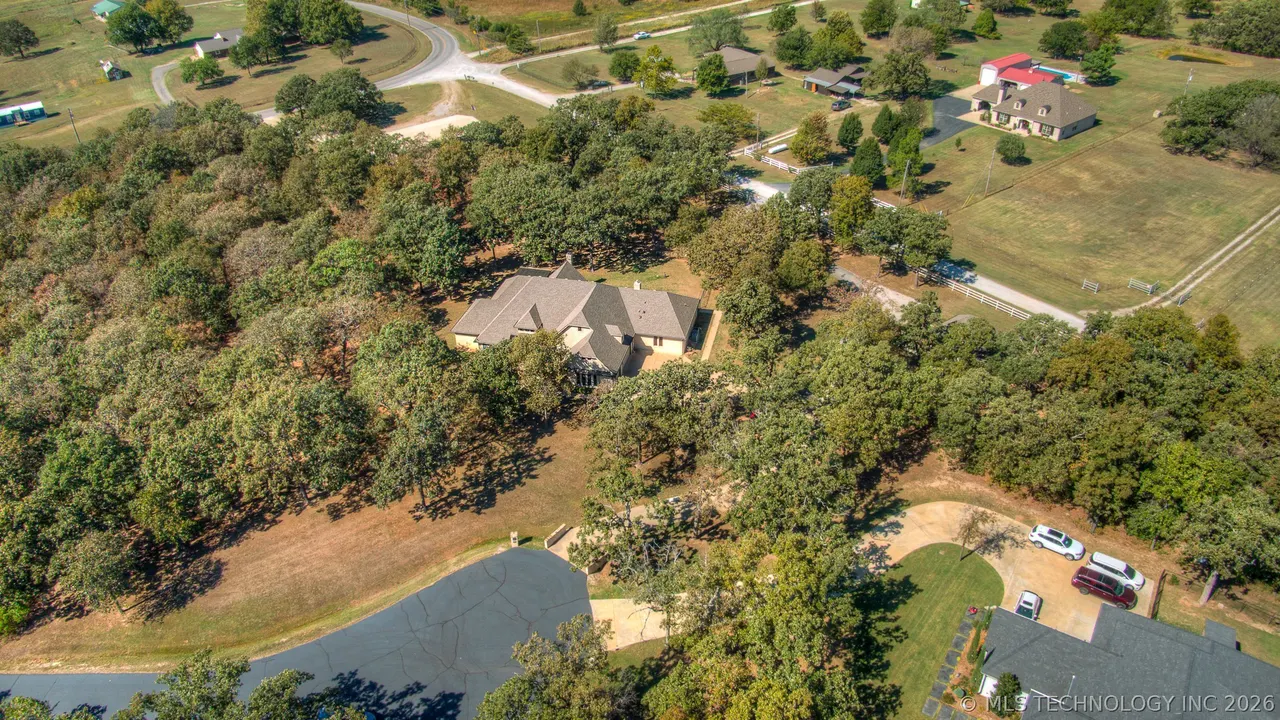 Photo 4 — 3704 Cliff Drive, Sand Springs, OK 74063