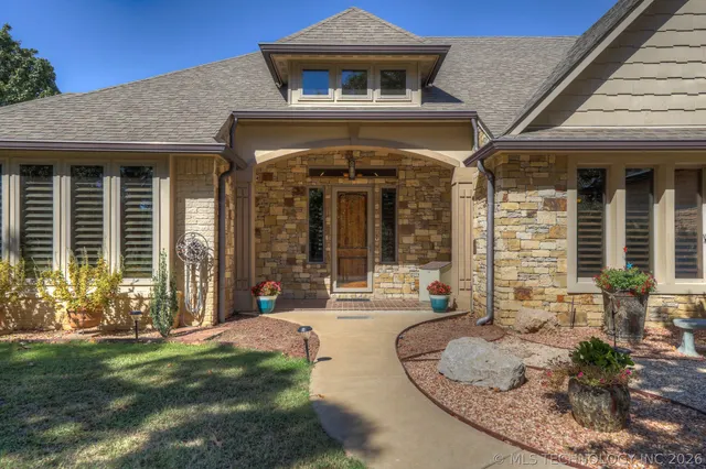 Photo 5 — 3704 Cliff Drive, Sand Springs, OK 74063