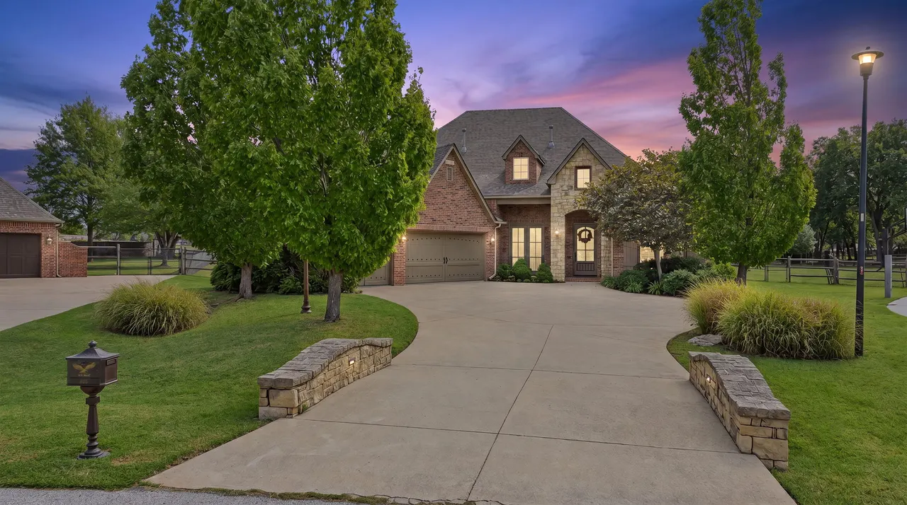 Front exterior — 6805 Goldfinch Court, Owasso, OK 74055