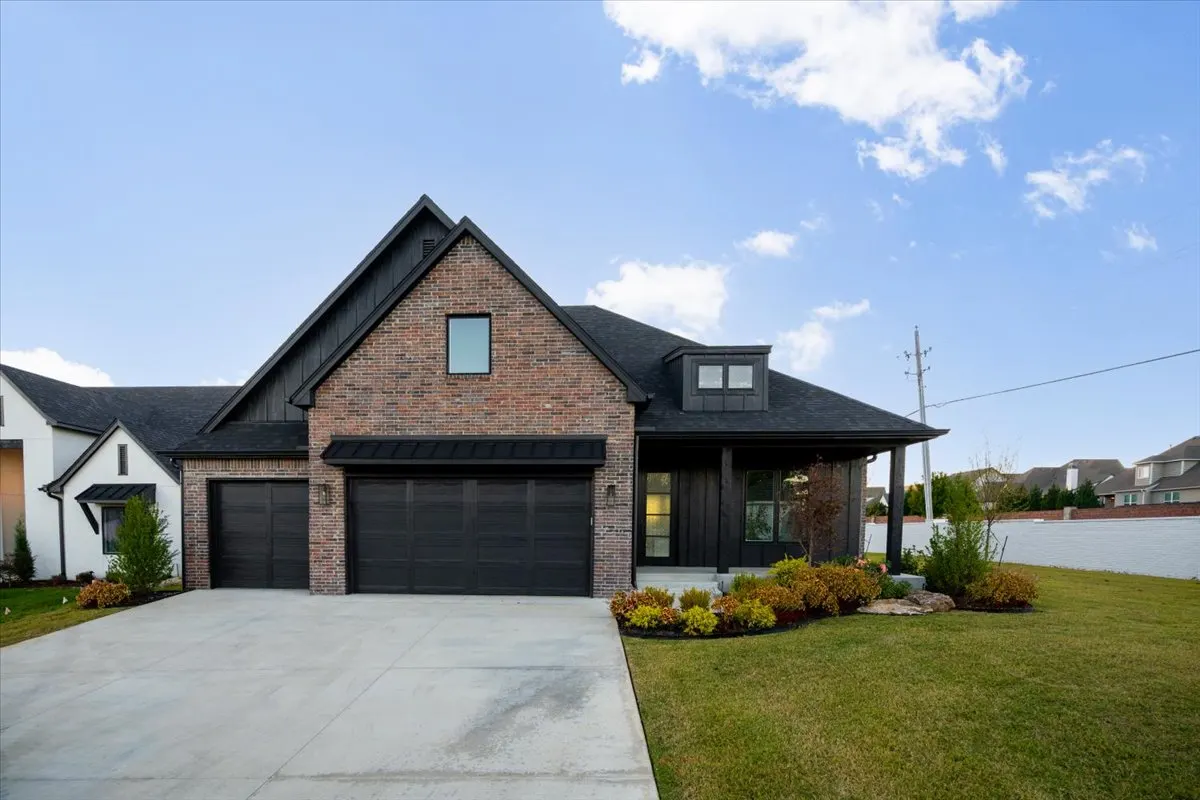 Front exterior — 11212 S Fir Avenue W, Jenks, OK 74037