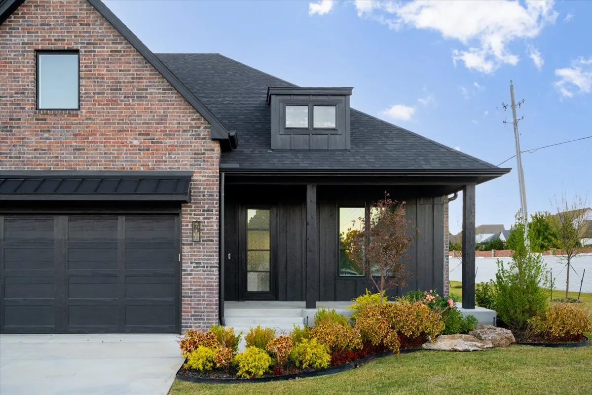 Photo 2 — 11212 S Fir Avenue W, Jenks, OK 74037
