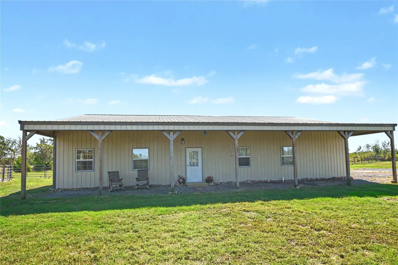 Front exterior — 14969 W Grandview Road, Tahlequah, OK 74464