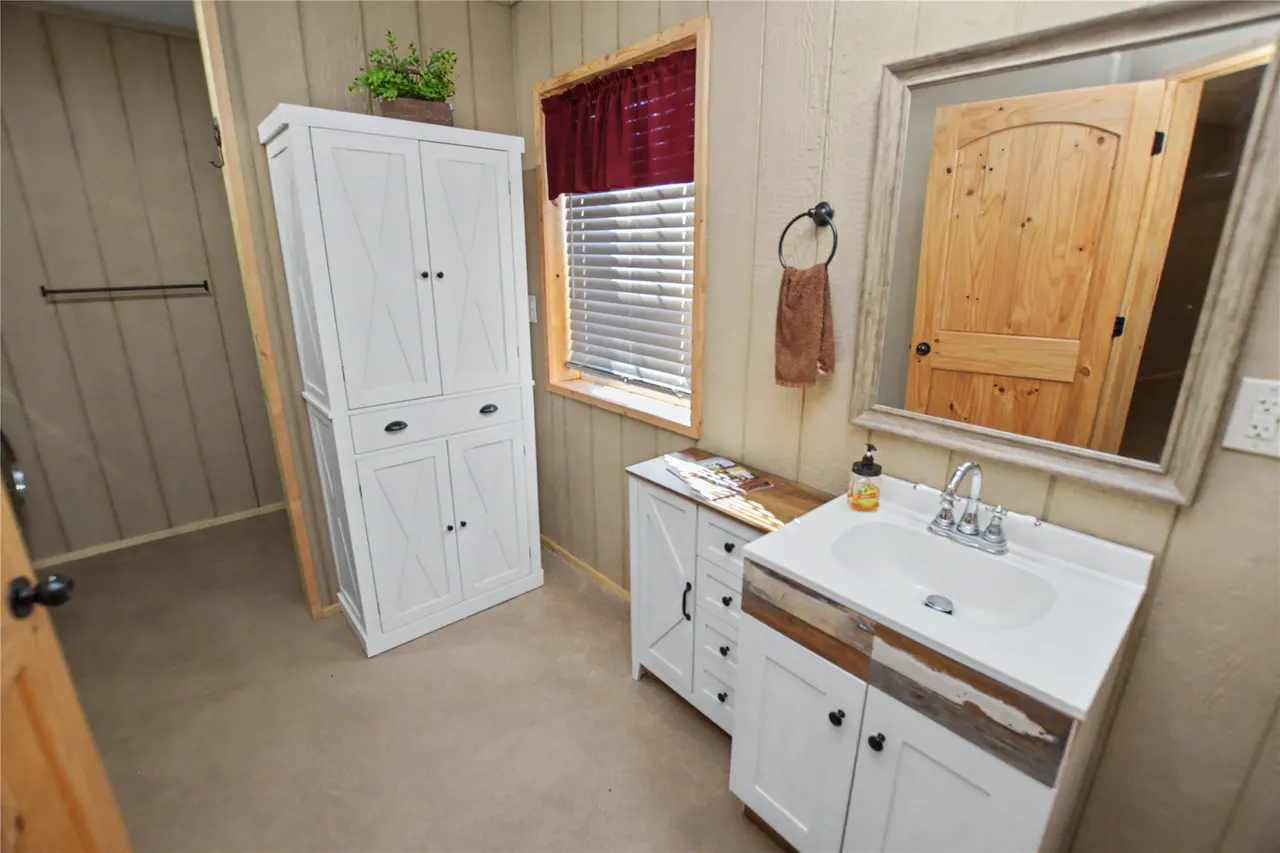 Photo 14 — 14969 W Grandview Road, Tahlequah, OK 74464
