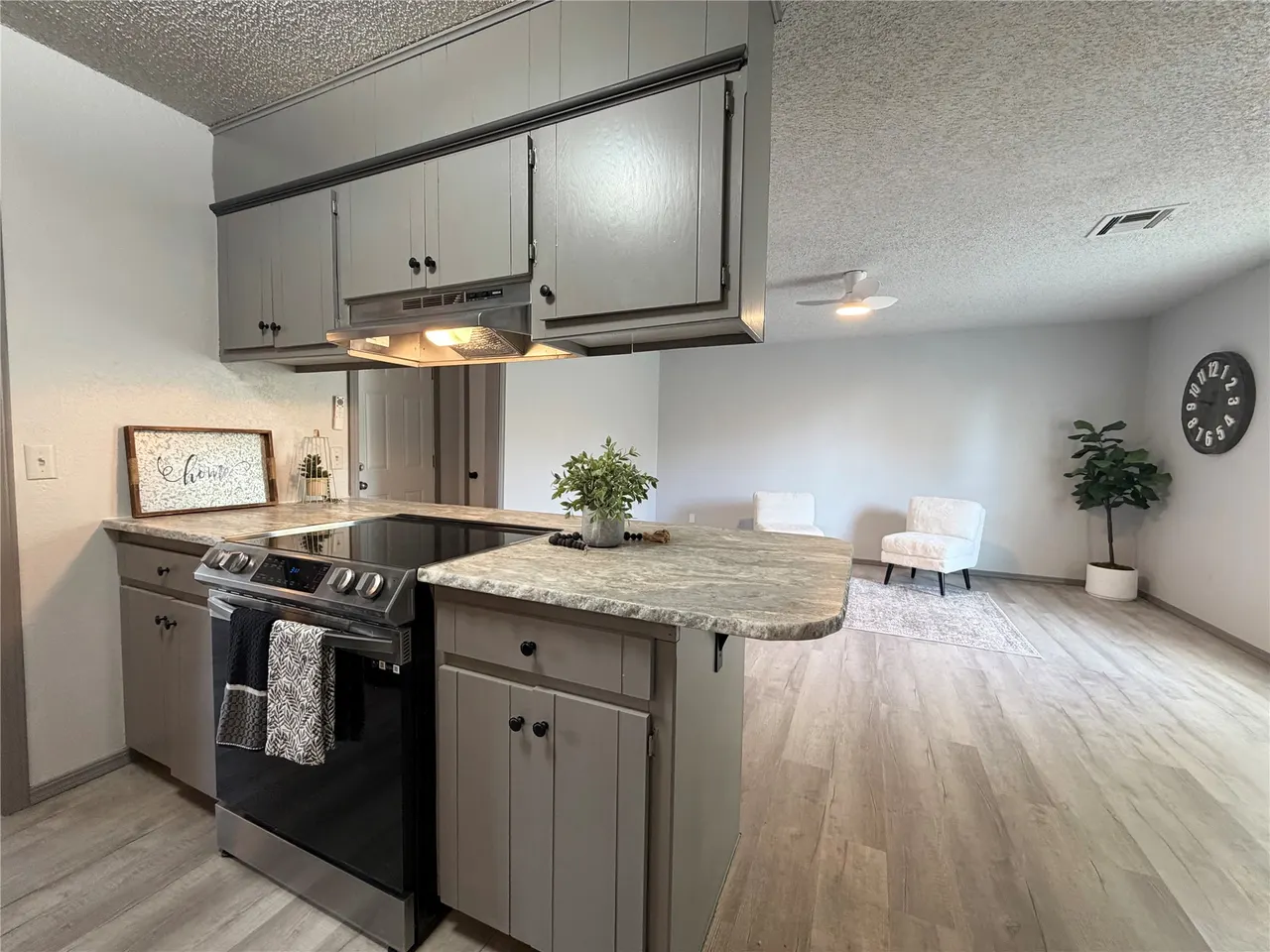 Photo 9 — 1434 Will Rogers Drive, Cushing, OK 74023