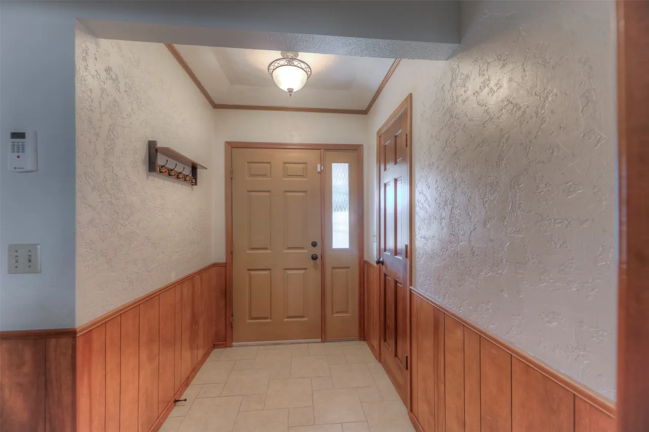 Photo 3 — 330 Cara Lee Lane, Bartlesville, OK 74006