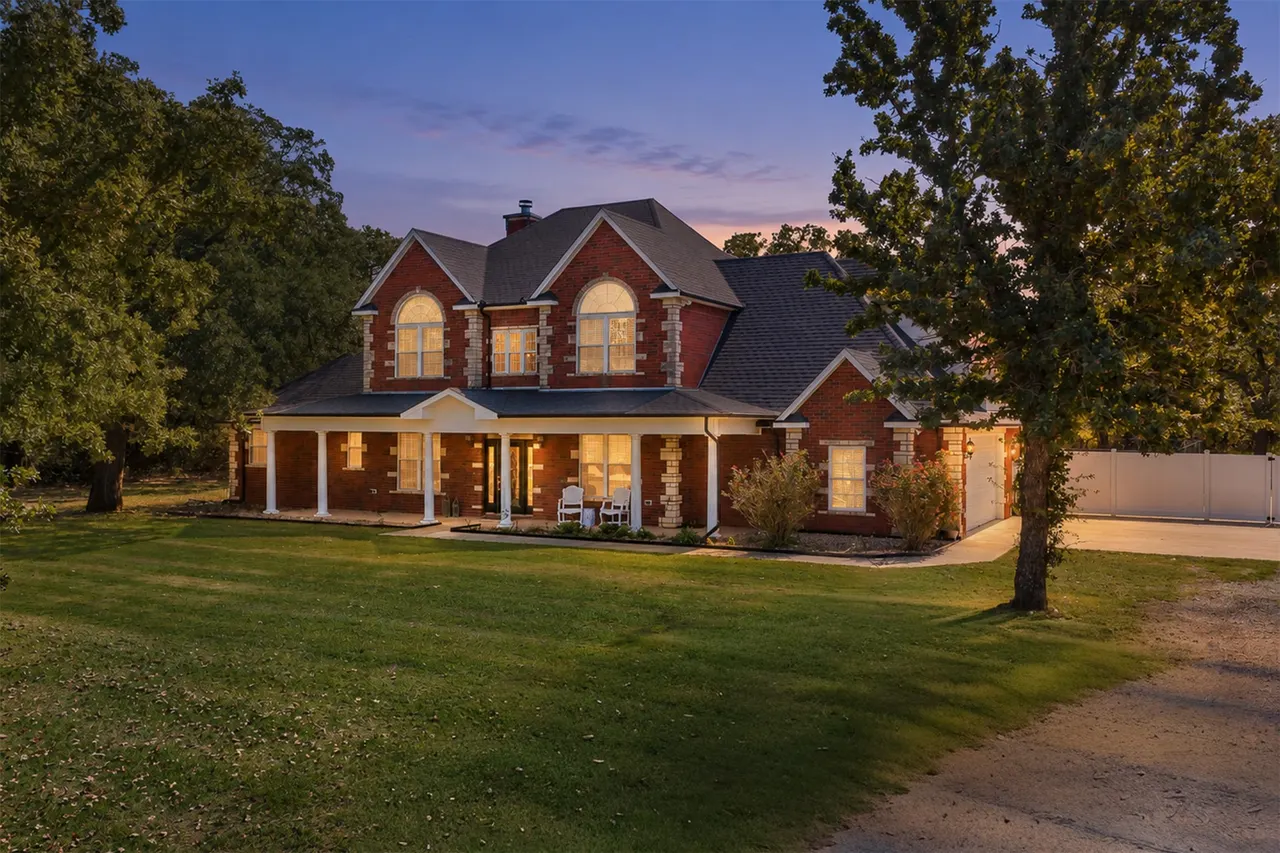 Photo 2 — 182 Farland, Ardmore, OK 73401