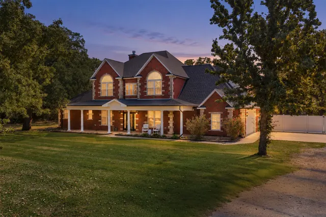 Photo 2 — 182 Farland, Ardmore, OK 73401