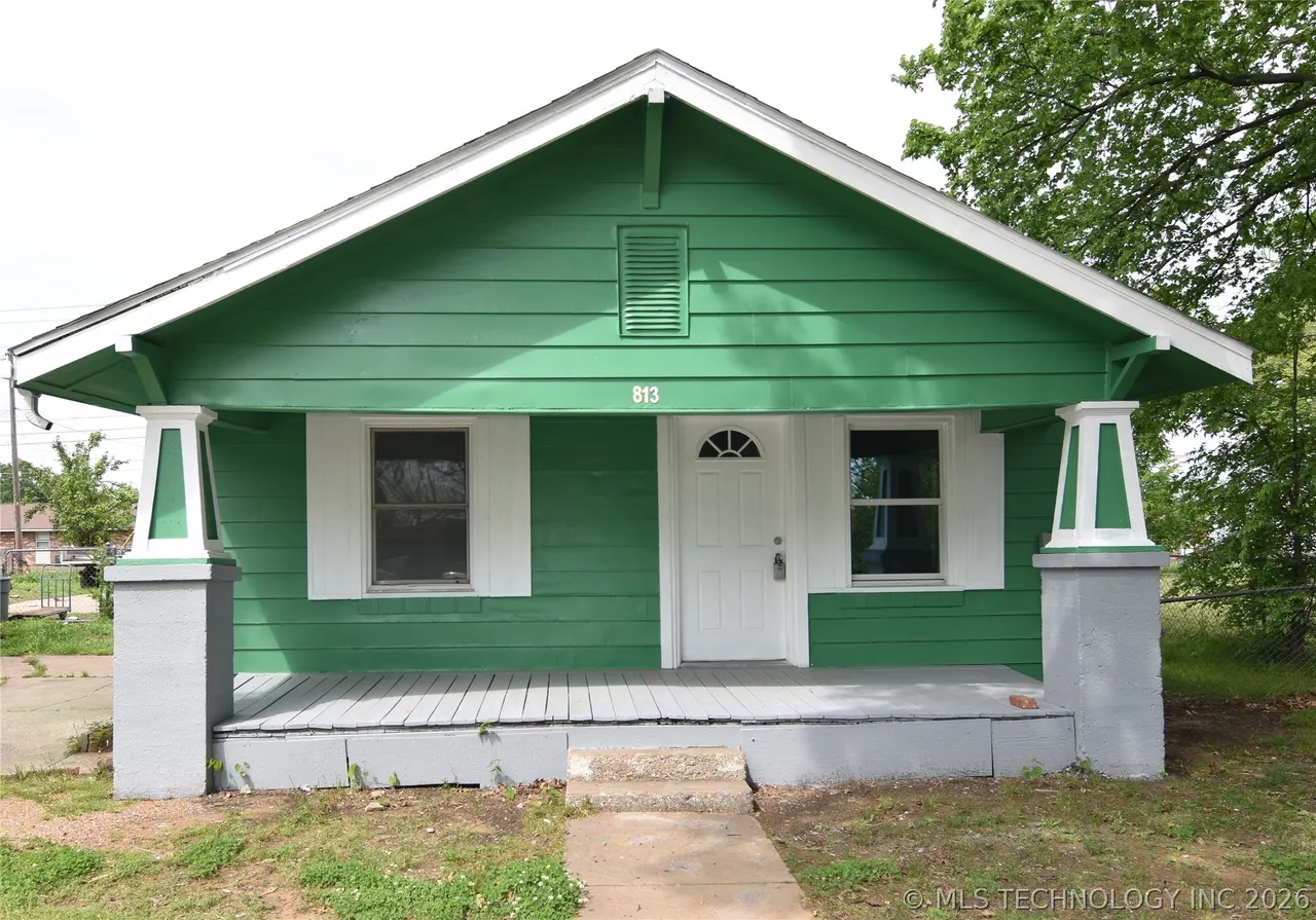 Front exterior — 813 S Elm Avenue, Bartlesville, OK 74003
