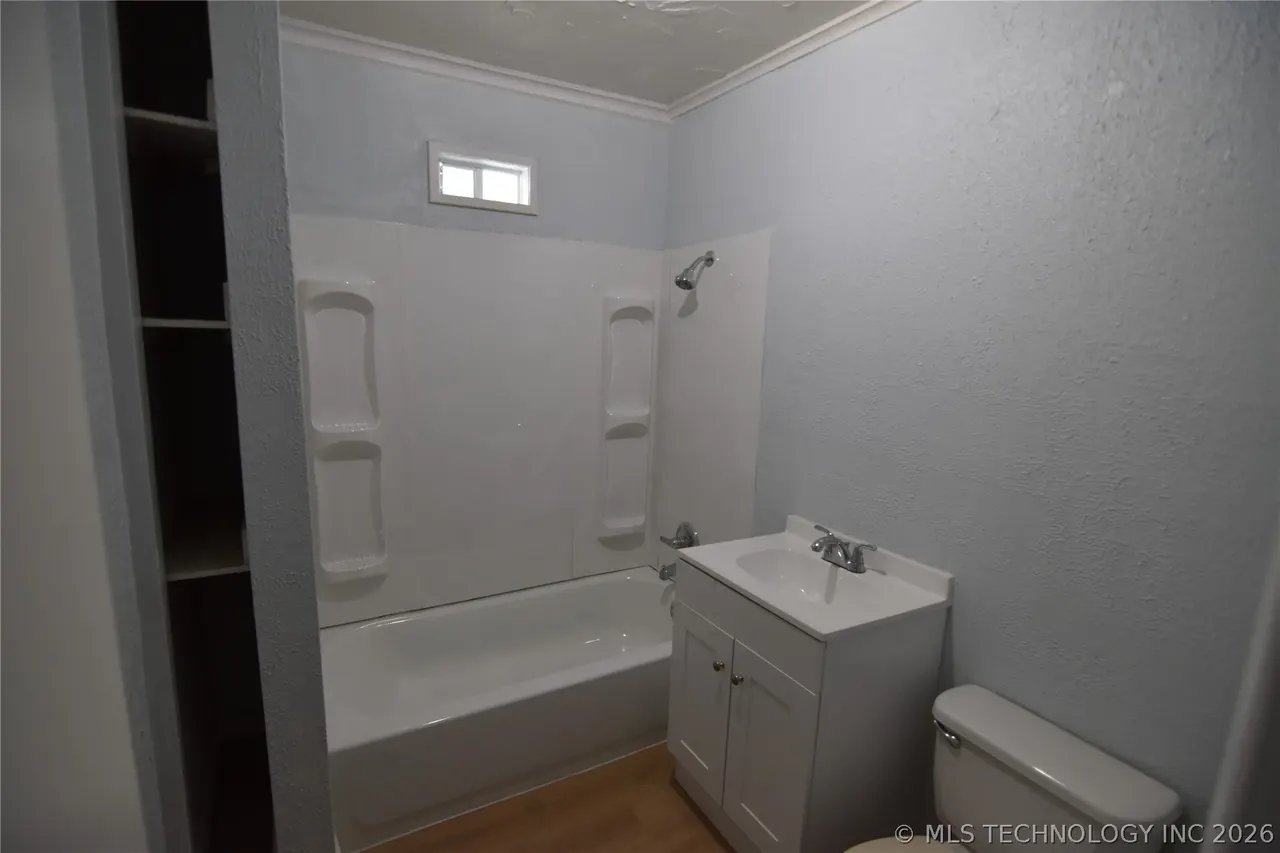 Photo 5 — 813 S Elm Avenue, Bartlesville, OK 74003