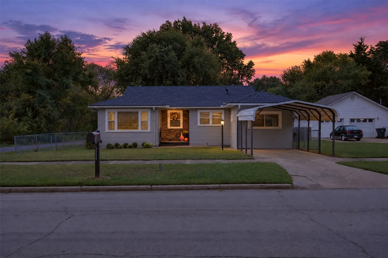 Front exterior — 215 S P Street, Muskogee, OK 74403