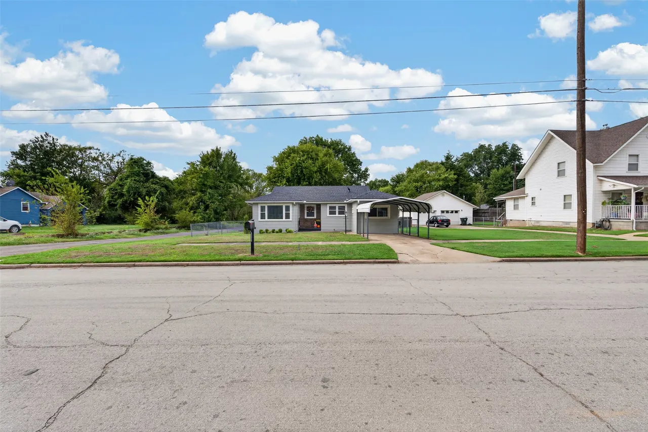 Photo 2 — 215 S P Street, Muskogee, OK 74403