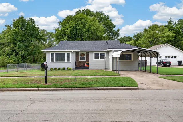 Photo 3 — 215 S P Street, Muskogee, OK 74403