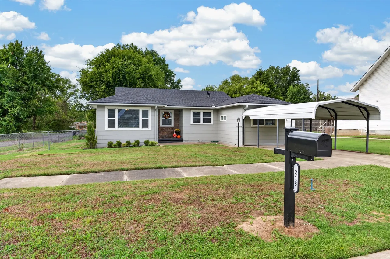 Photo 4 — 215 S P Street, Muskogee, OK 74403