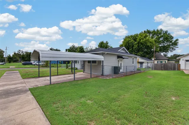 Photo 6 — 215 S P Street, Muskogee, OK 74403