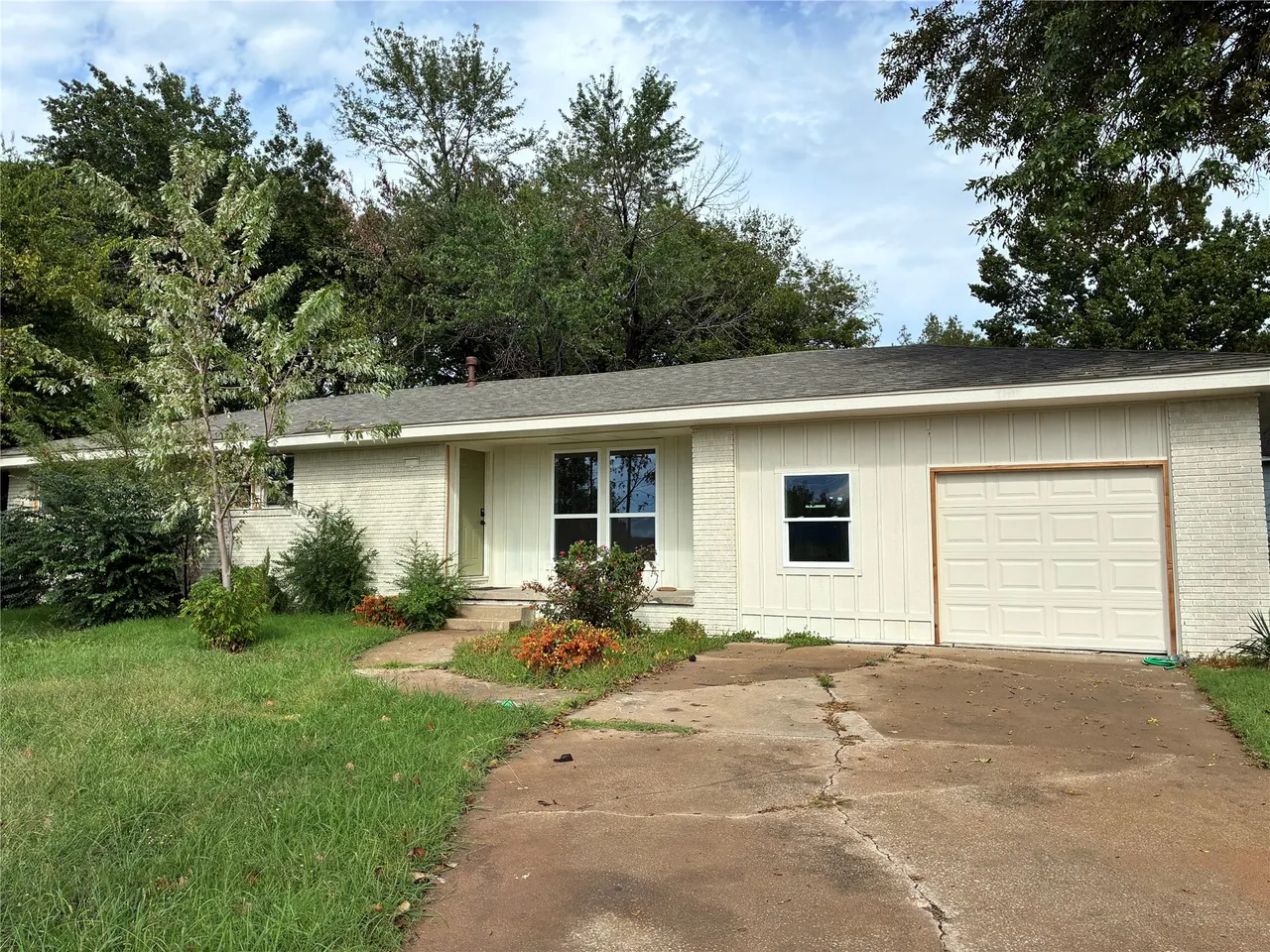 Front exterior — 524 W Toledo Place, Broken Arrow, OK 74012