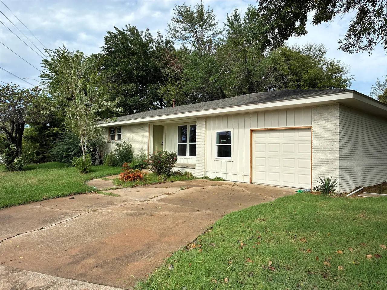 Photo 2 — 524 W Toledo Place, Broken Arrow, OK 74012
