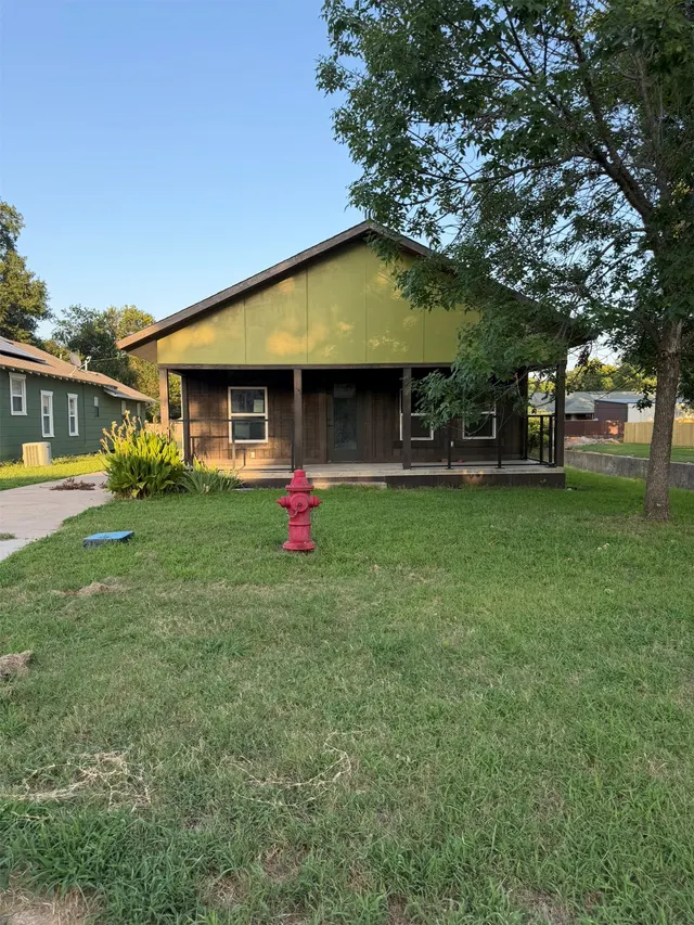 Photo 2 — 416 S 6th Street, McAlester, OK 74501