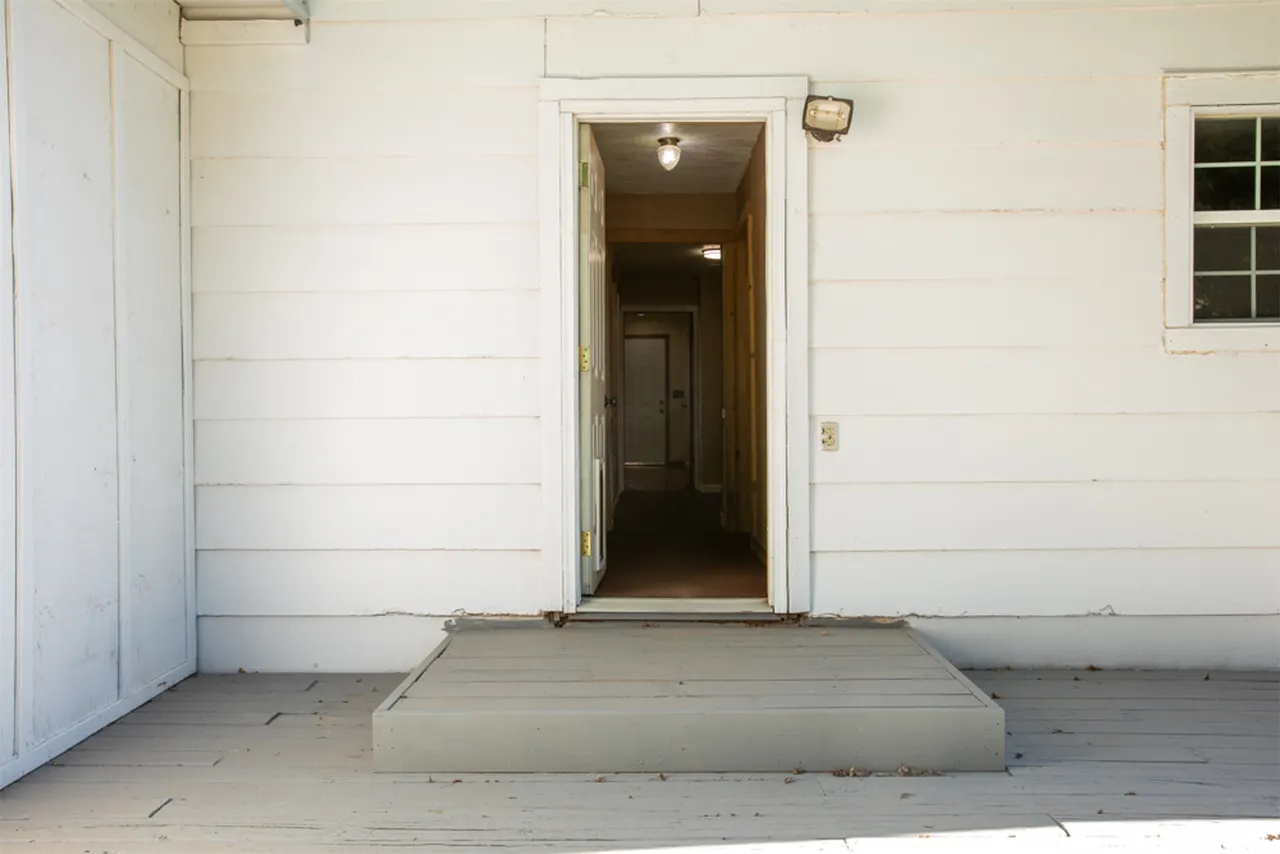 Photo 40 — 208 N 5 th Street, OK 73773