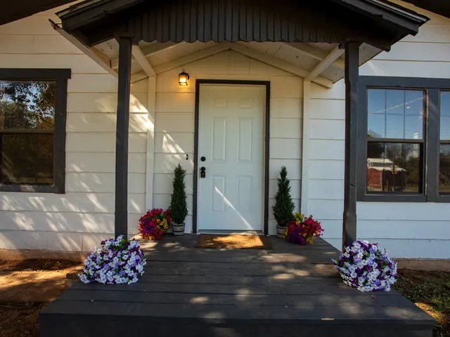 Photo 2 — 208 N 5 th Street, OK 73773
