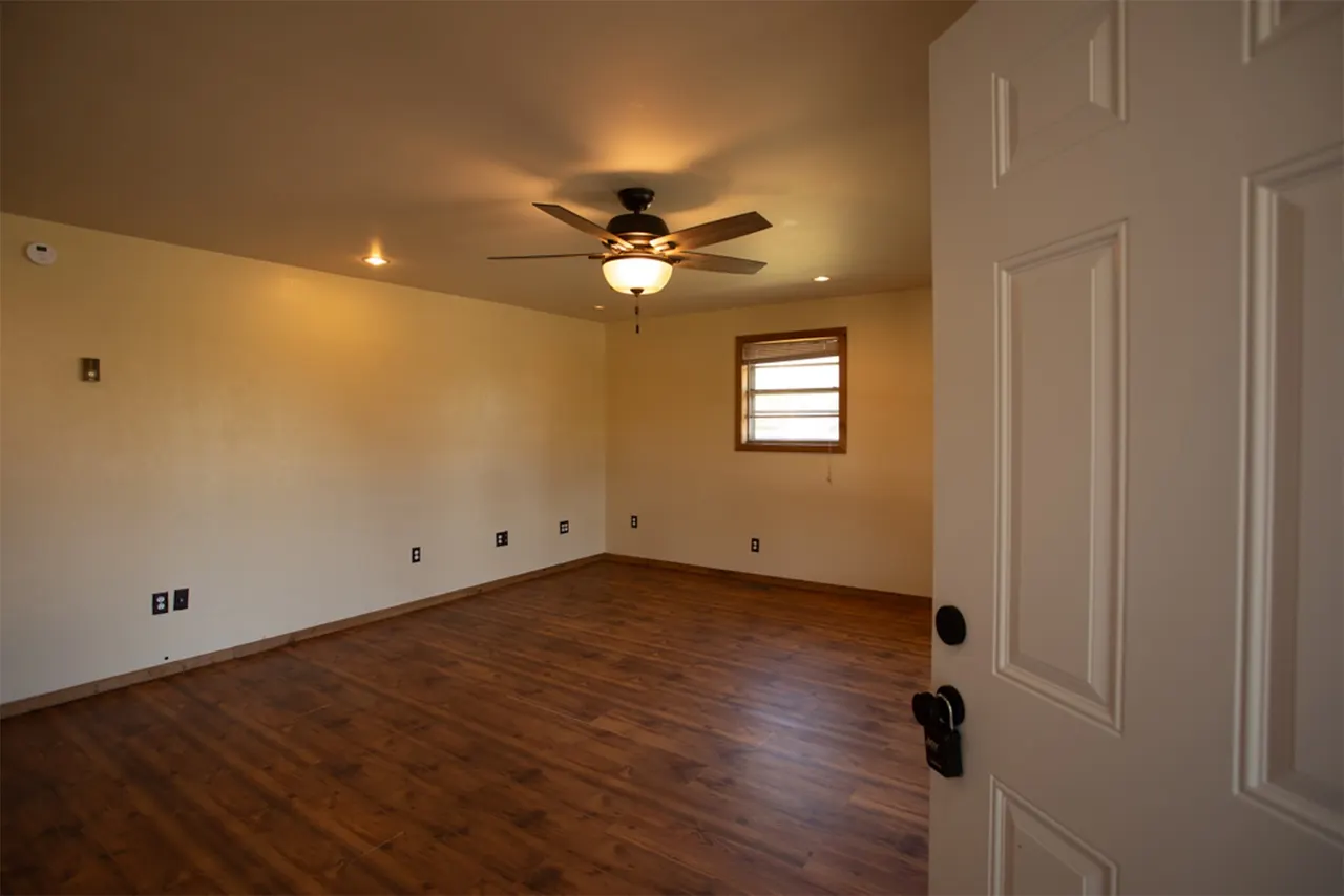 Photo 4 — 208 N 5 th Street, OK 73773