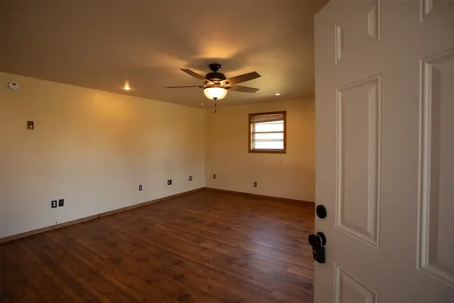 Photo 4 — 208 N 5 th Street, OK 73773