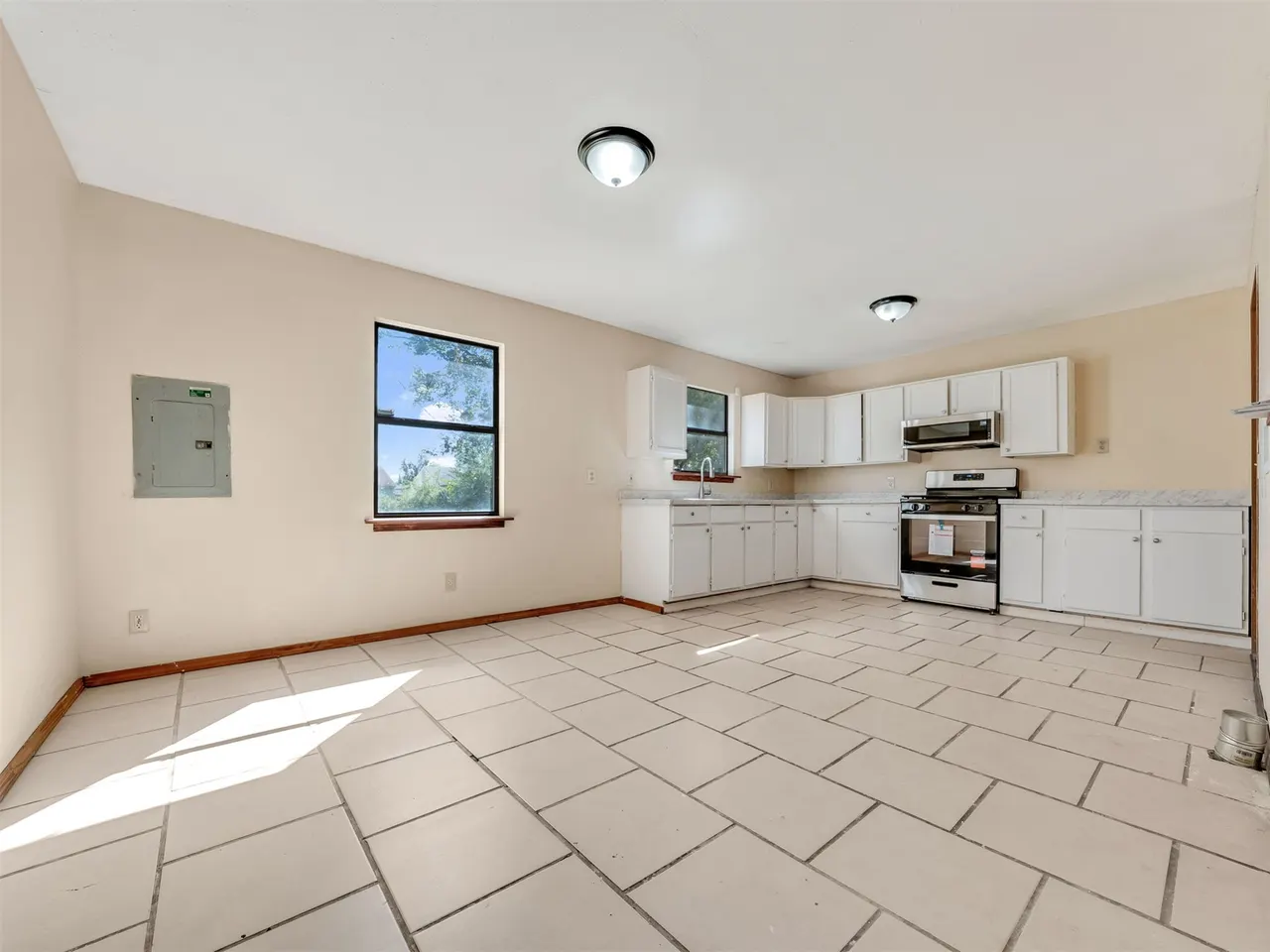 Photo 9 — 4147 N Frankfort Avenue, Tulsa, OK 74106