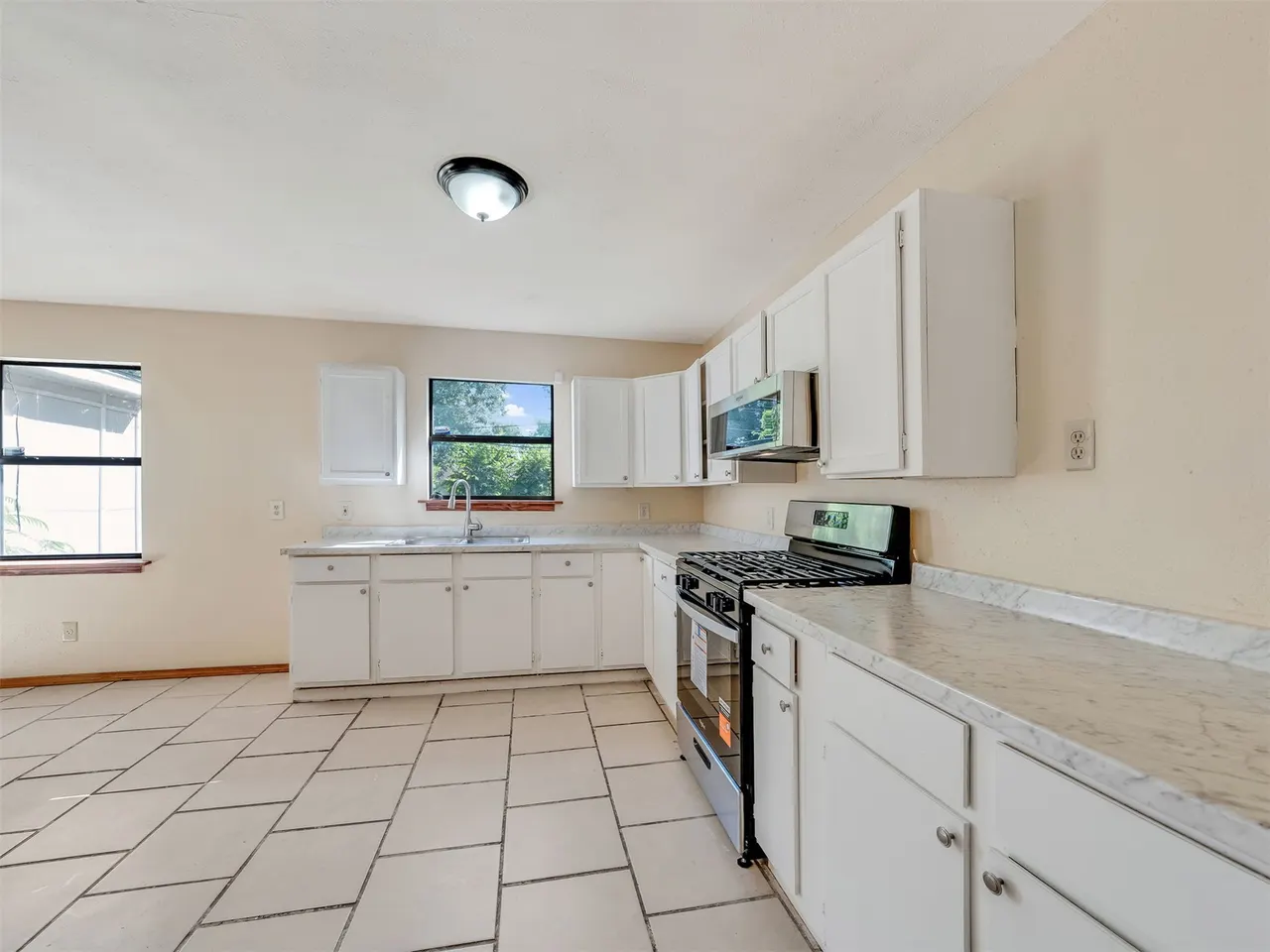 Photo 10 — 4147 N Frankfort Avenue, Tulsa, OK 74106