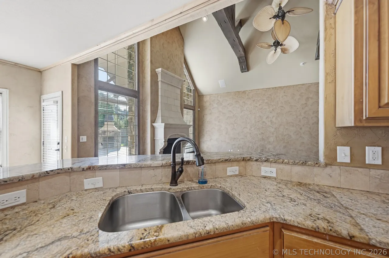 Photo 12 — 11701 S Oswego Avenue, Tulsa, OK 74137
