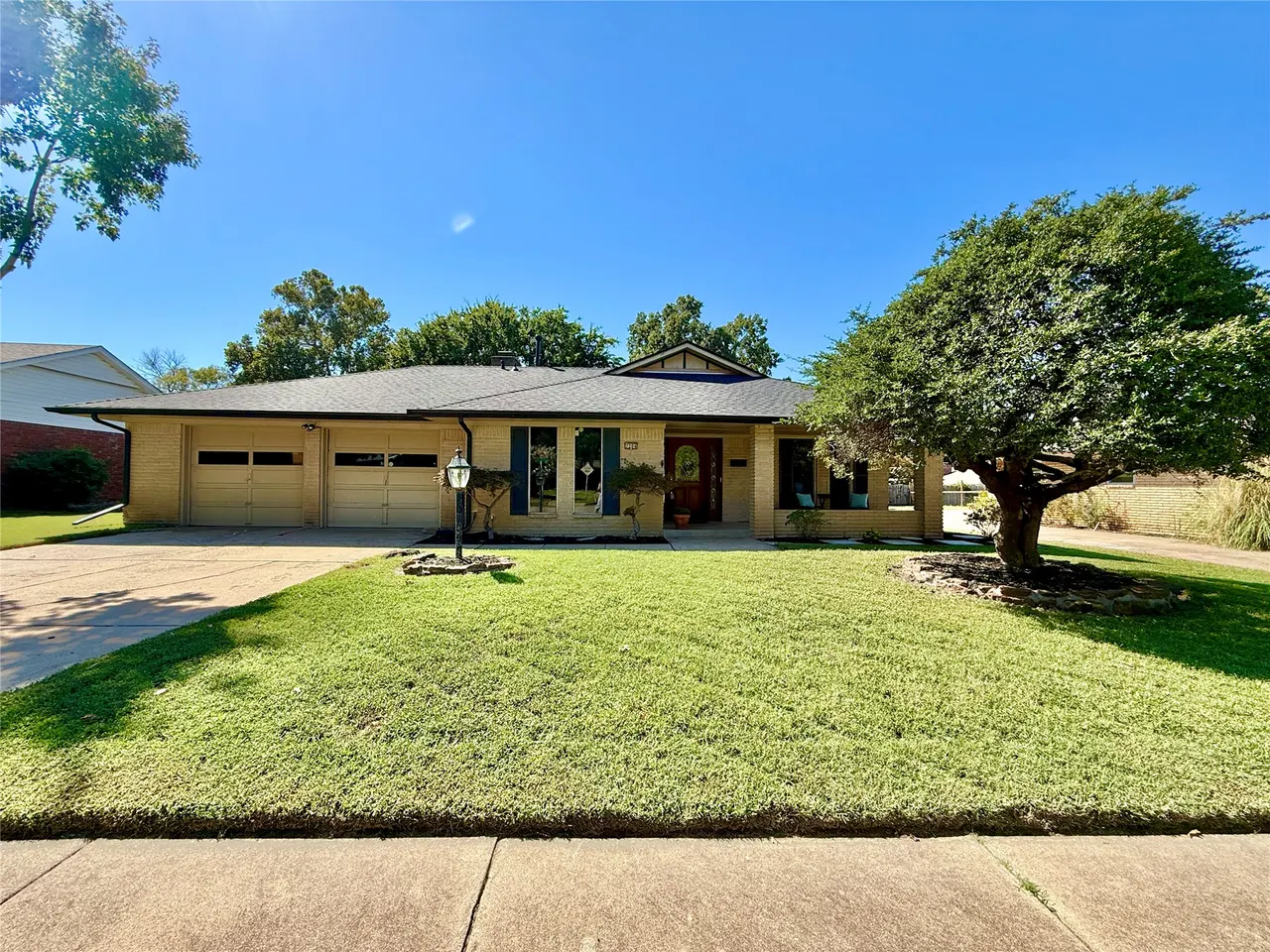 Front exterior — 7204 E 55th Place, Tulsa, OK 74145