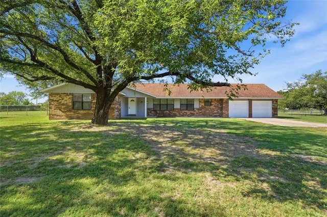Photo 2 — 14824 S 337th East Avenue, Coweta, OK 74429