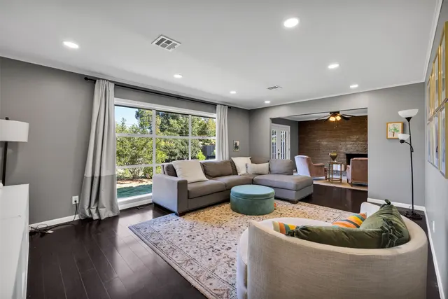 Photo 4 — 3425 E 57th Place, Tulsa, OK 74135